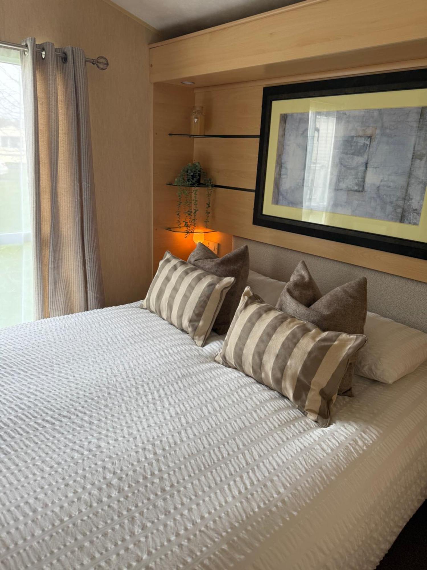 Stylish Inviting 2 Bedroom Caravan With Sea View East Mersea Exteriér fotografie